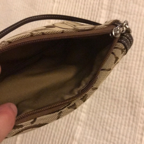 Coach wristlet - Picture 3 of 4